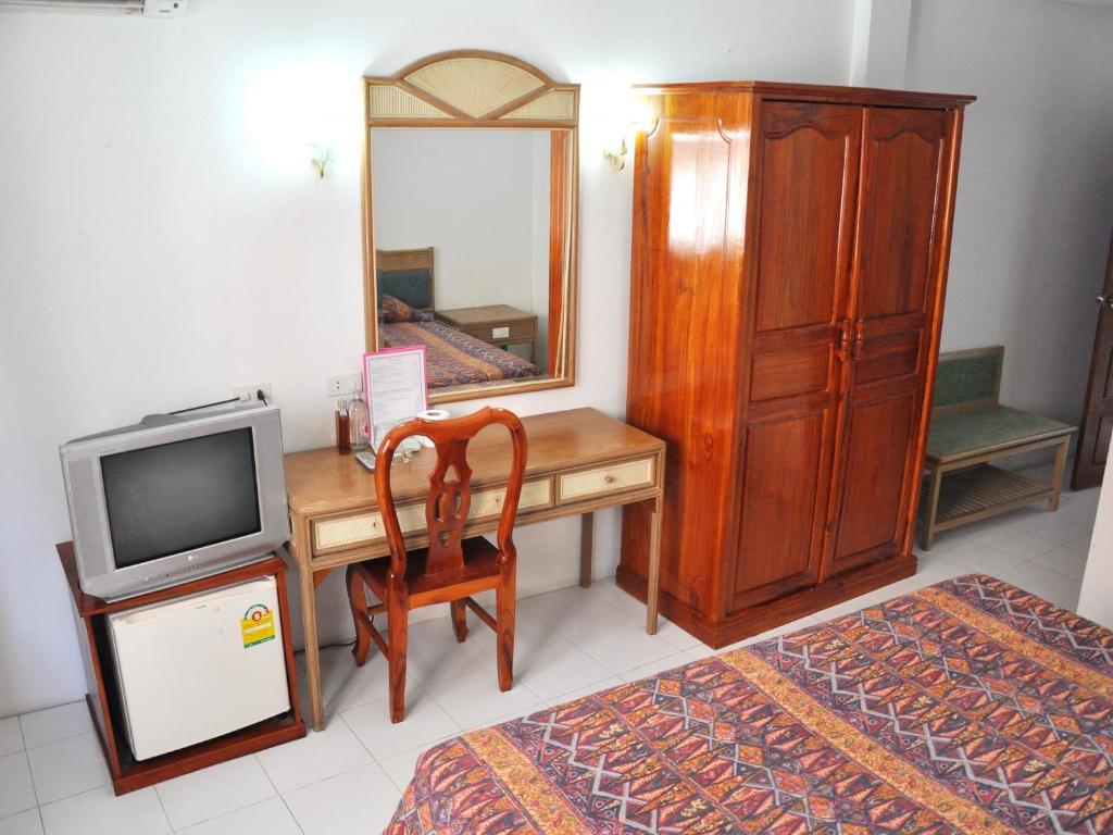 Highfive Guest House Pattaya Phòng bức ảnh