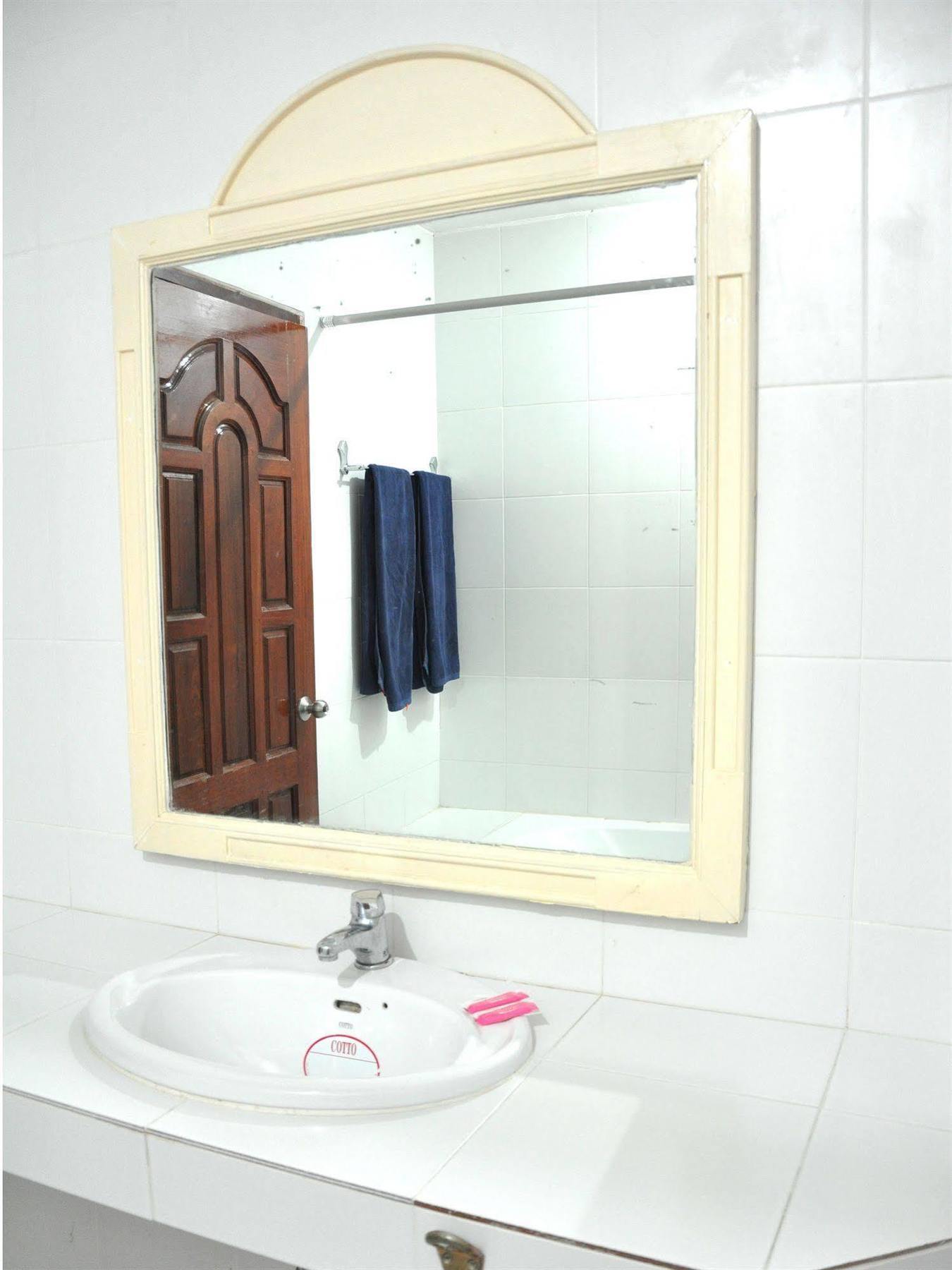 Highfive Guest House Pattaya Ngoại thất bức ảnh
