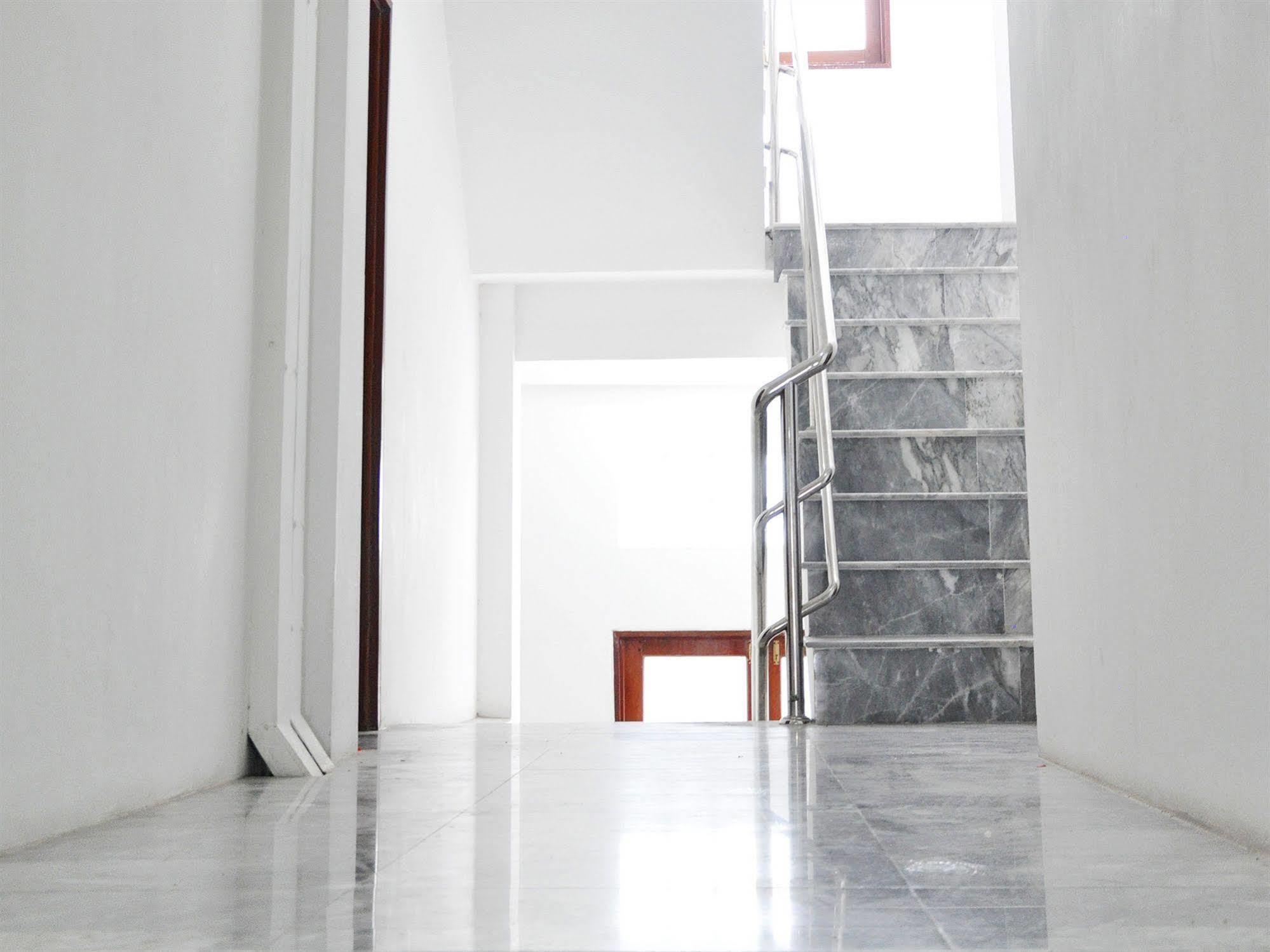 Highfive Guest House Pattaya Ngoại thất bức ảnh